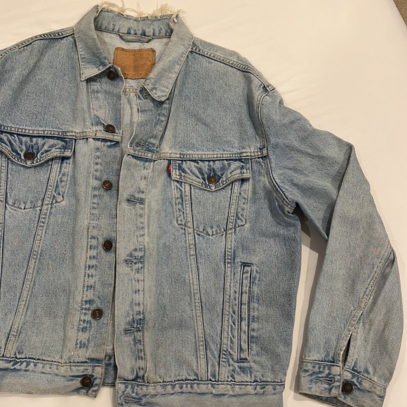 Vintage Red Label Levi’s Trucker - Picture 4 of 7